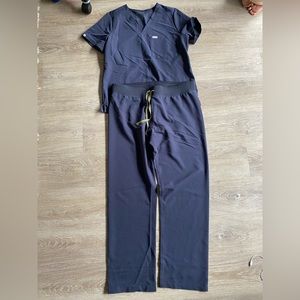 COPY - Figs Quiet Navy - Medium Catarina & Large Livingston